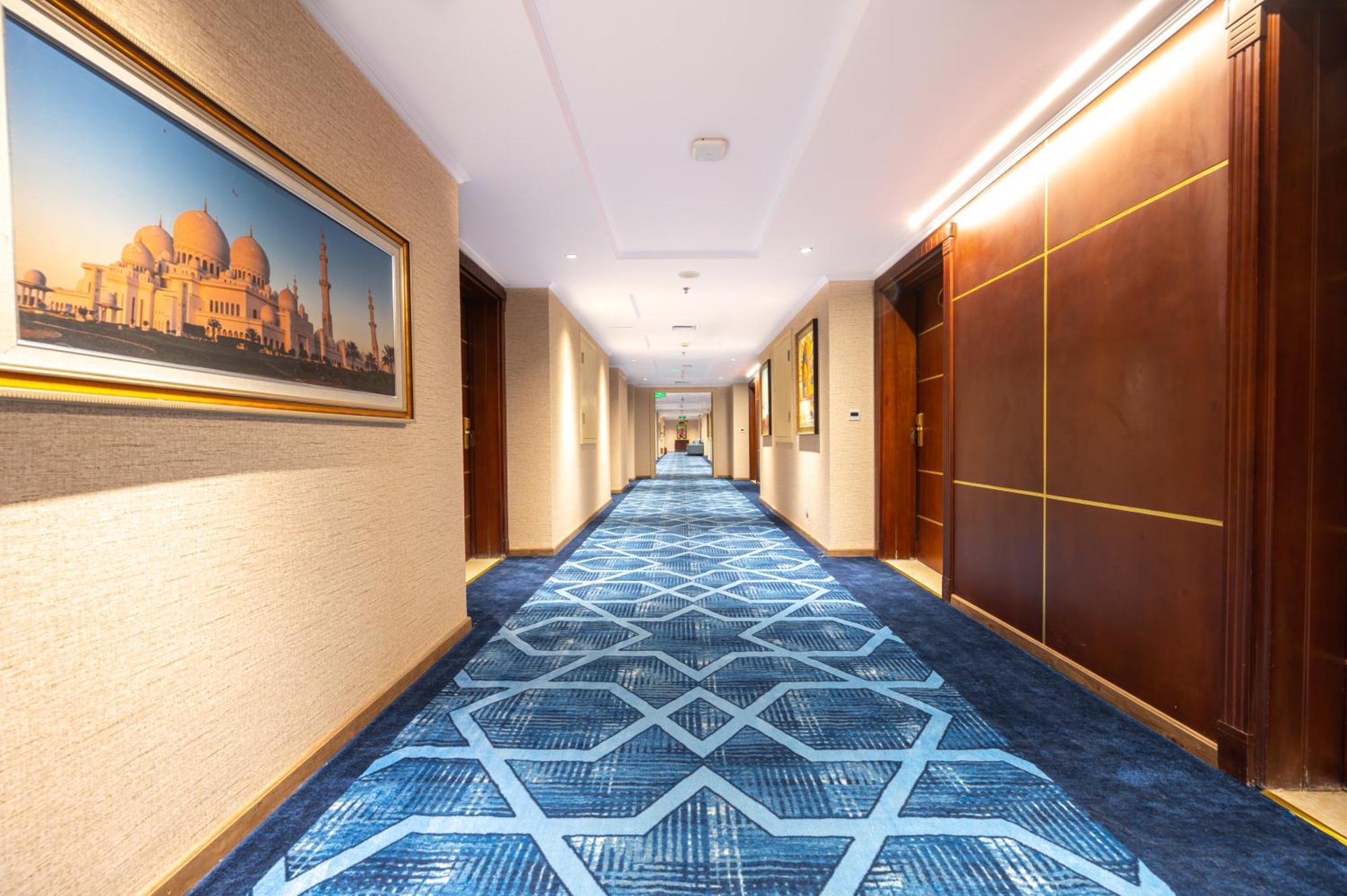 Hotel Shaza Regency Plaza Al Madinah à Médine Extérieur photo A corridor at the Taj Mahal Palace