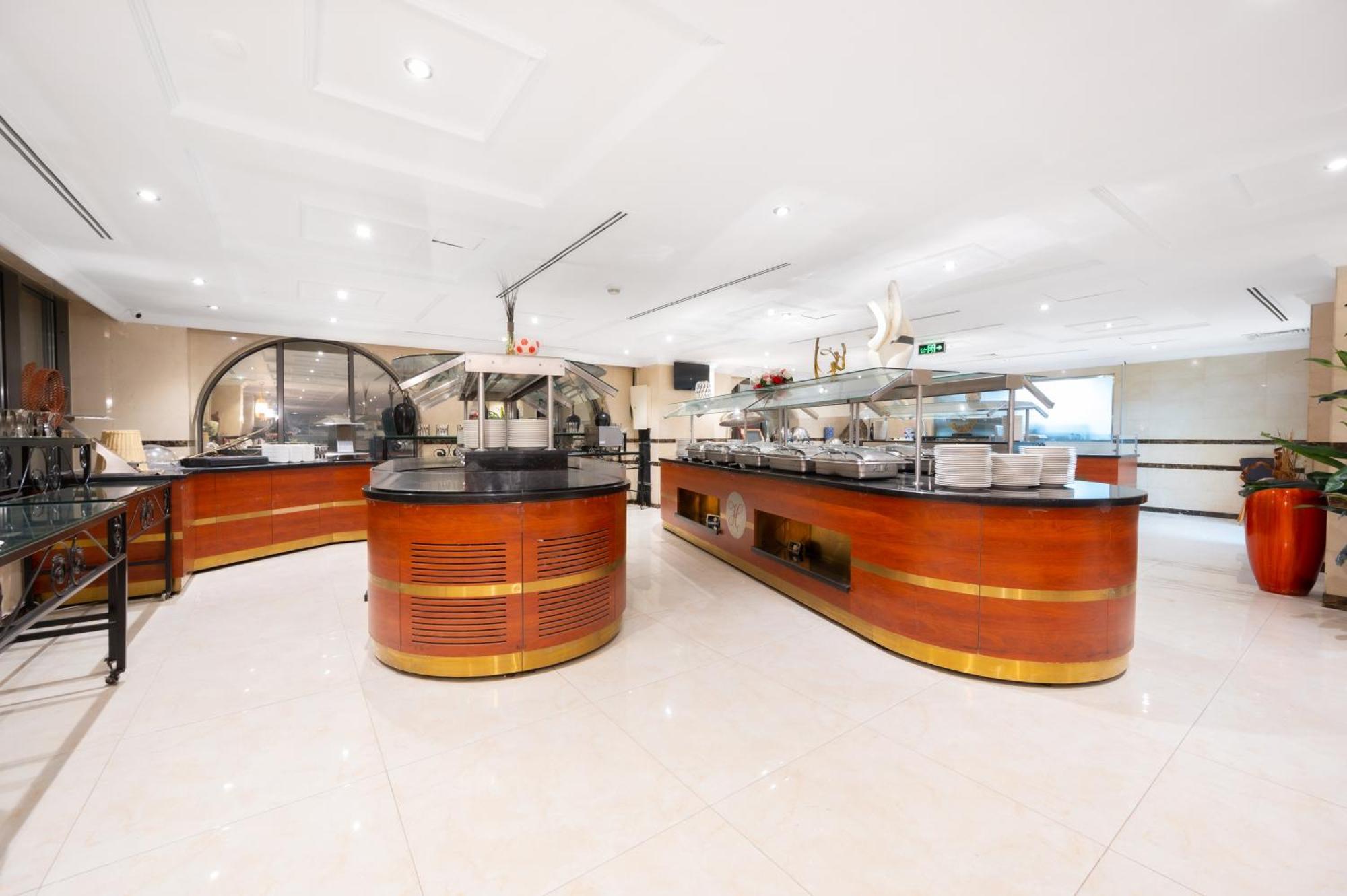 Hotel Shaza Regency Plaza Al Madinah à Médine Extérieur photo The buffet at the lounge