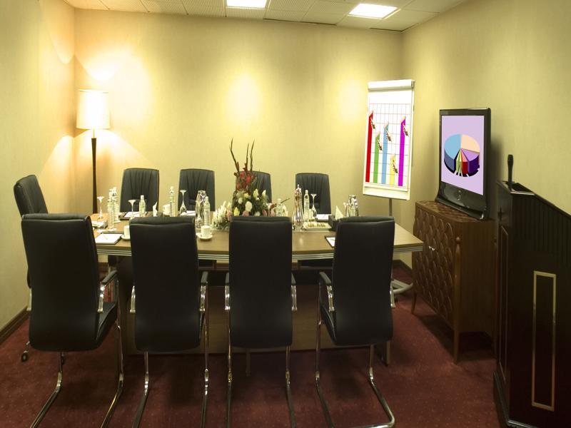 Hotel Shaza Regency Plaza Al Madinah à Médine Extérieur photo A meeting room