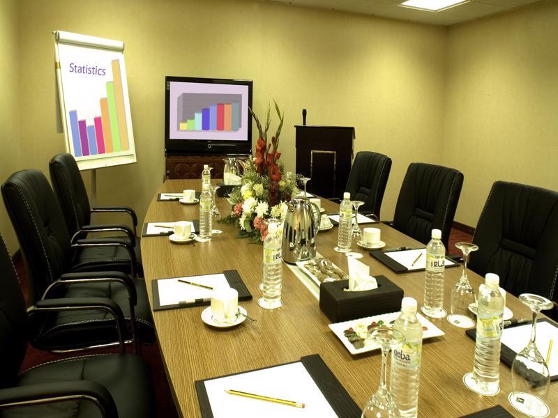Hotel Shaza Regency Plaza Al Madinah à Médine Extérieur photo A boardroom meeting